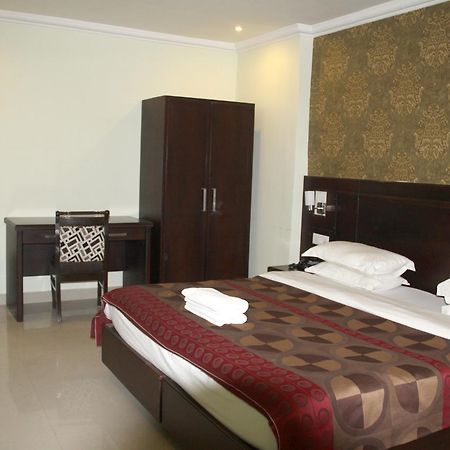 Celebration Hotel And Resort Rewa Kültér fotó