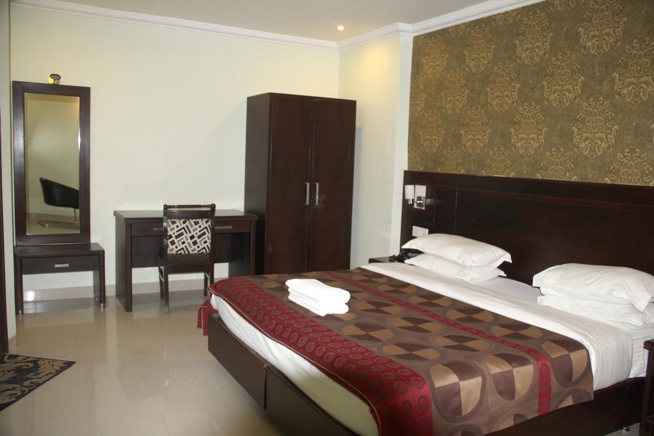Celebration Hotel And Resort Rewa Kültér fotó